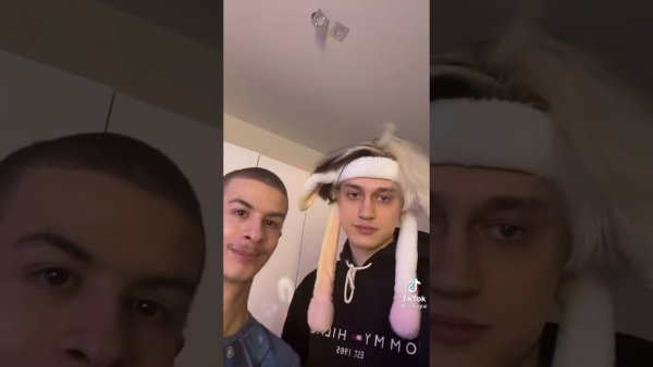 Некоглай тик токер