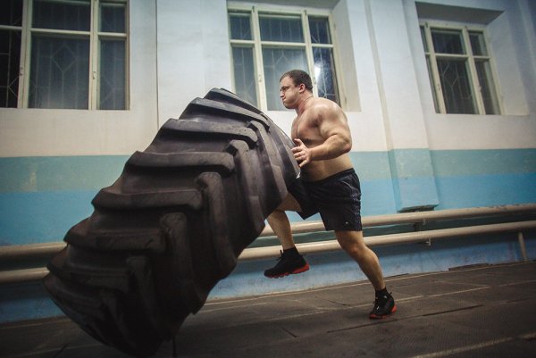 Сильный человек картинка