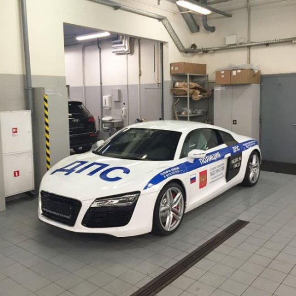 Audi r8 полиция
