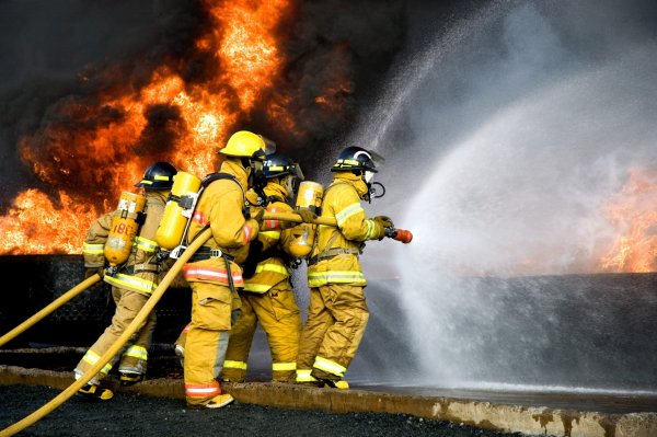 Картинки пожарных пожарников (49 фото)