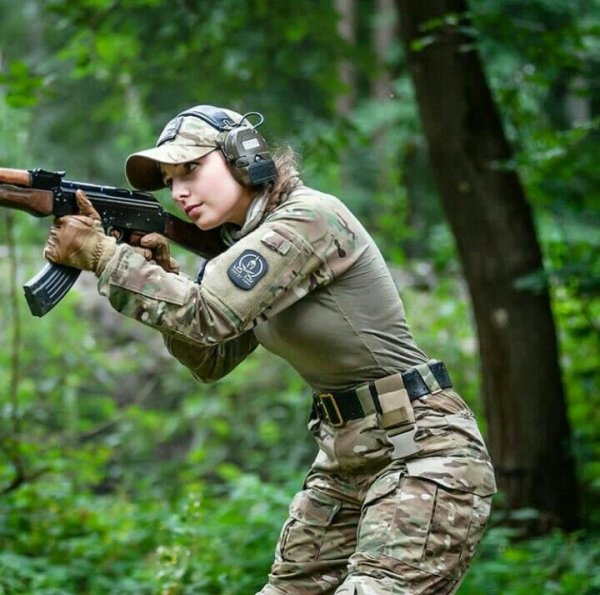 Боевые девчонки