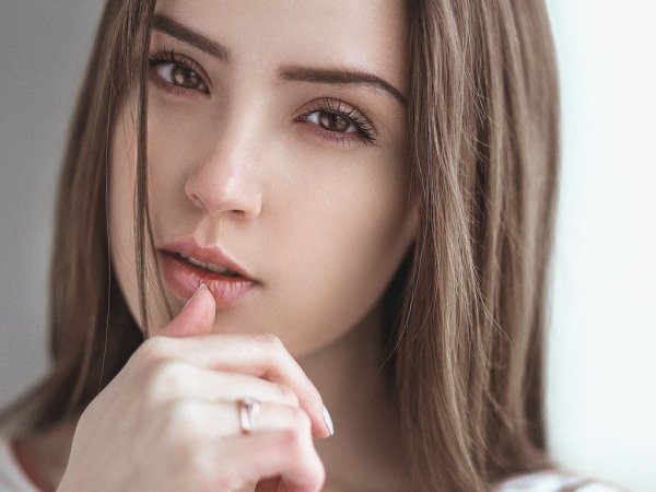 Милая девушка лицо