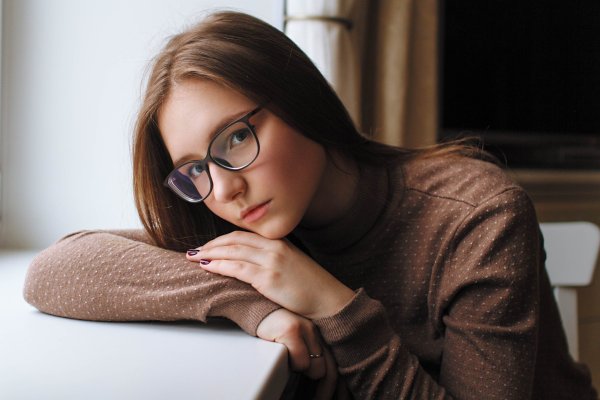 Девушка в очках