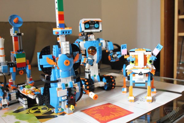 4554 Робот LEGO Boost