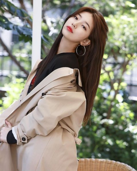 Suzy selca