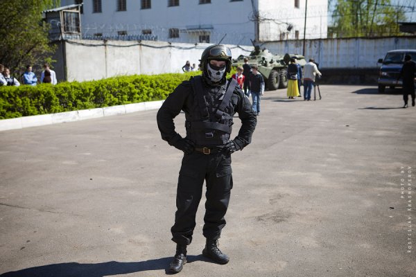 Спецназовец в маске