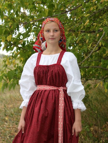 Красивый русский сарафан