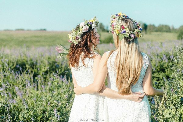 Фотосессия для подружек с венками
