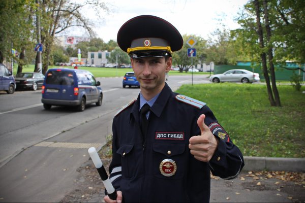 Сотрудник ГИБДД