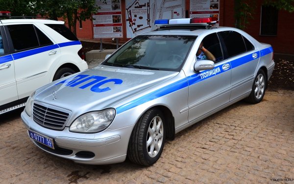 Машина полиция Мерседес w140