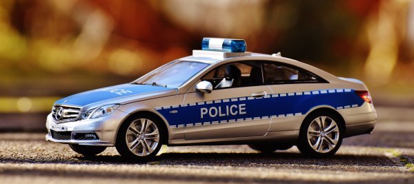 Mercedes-Benz — патрульный автомобиль