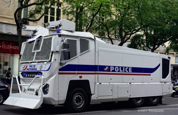 Грузовик "полиция"
