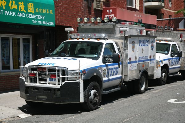 Полицейский грузовик NYPD Police