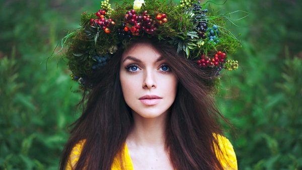 Фотосессия с венком на голове