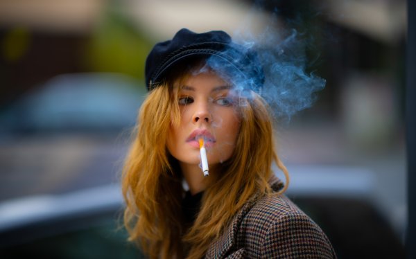 Анастасия Панкова smoking cigarettes