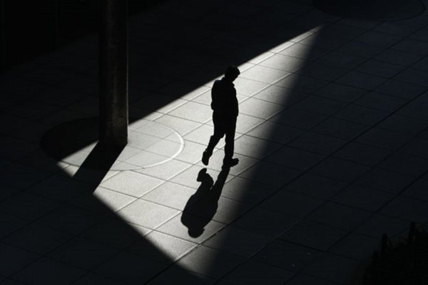 Тень от человека