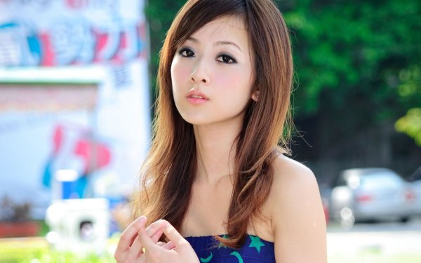 Mikako Zhang 2019
