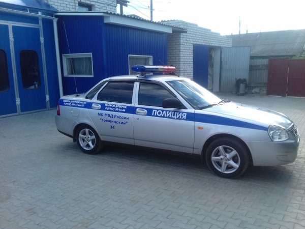 Лада Приора полиция сбоку