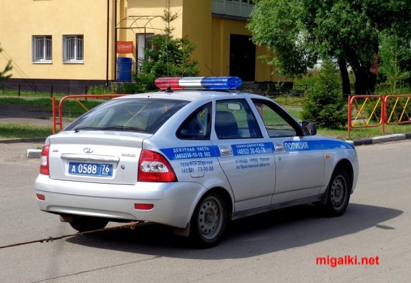 Приора хэтчбек полиция