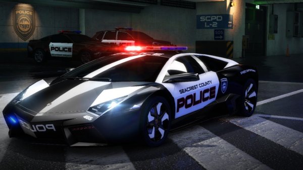 Полицейская машина NFS hot Pursuit