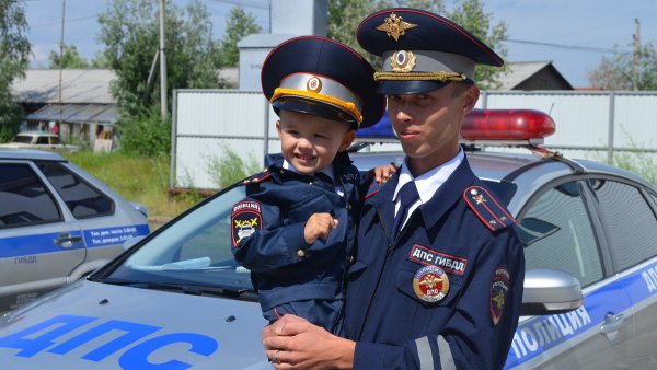 Полицейский ГИБДД
