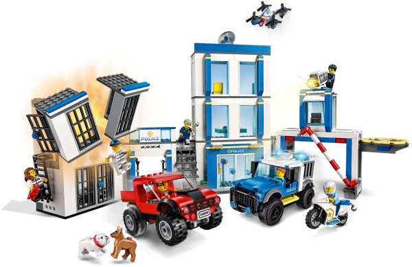 LEGO City полицейский участок 60246