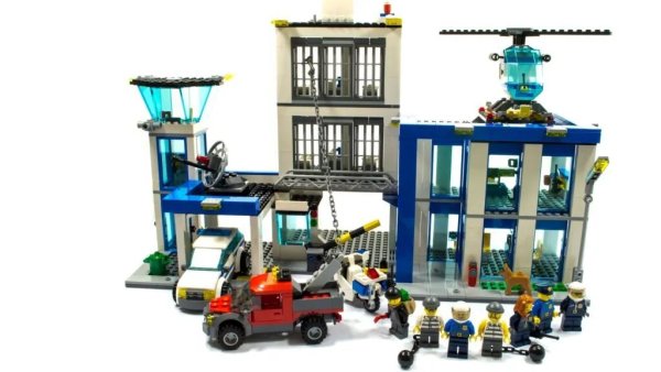 LEGO City Police Headquarters 7744