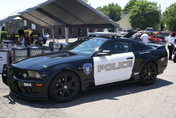 Ford Mustang Saleen s281 Police
