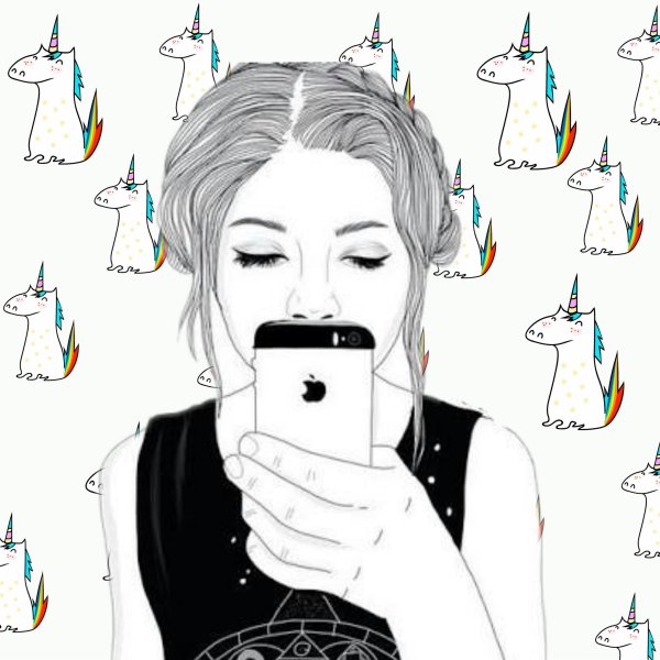 Рисунки для срисовки девушки с телефоном