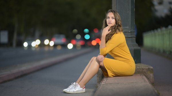 Девушки на улицах города