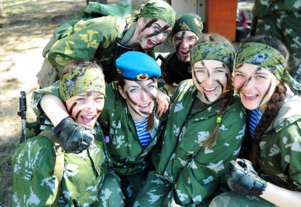 Алина Павлова десантница