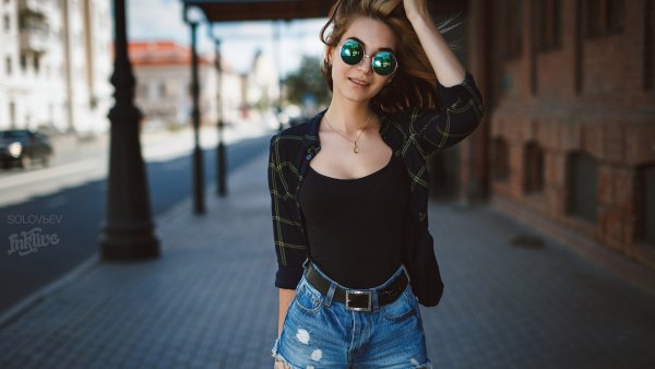 Рисунки девушек карандашом в стиле SWAG