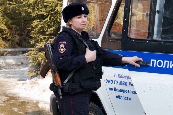 Женщины полицейские на службе