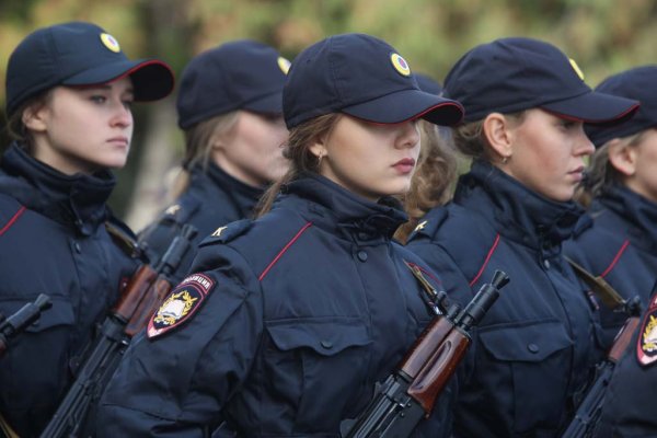 Девушки курсанты МВД