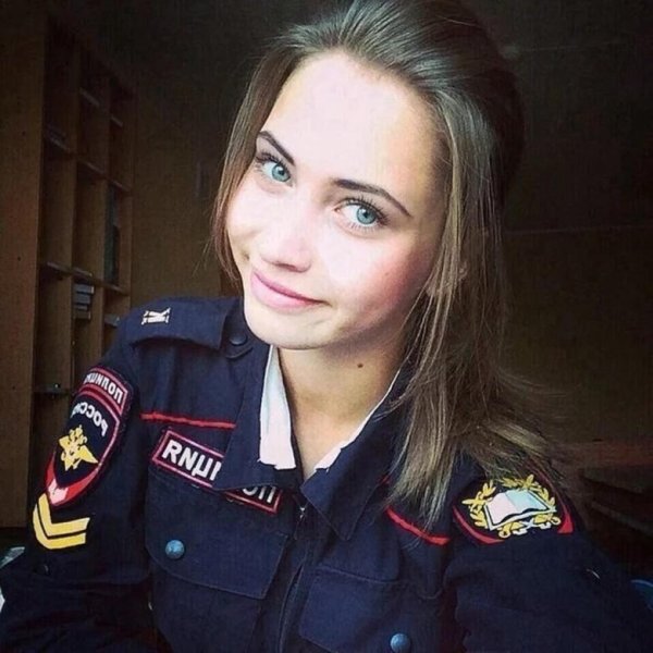 Девушка полицейский