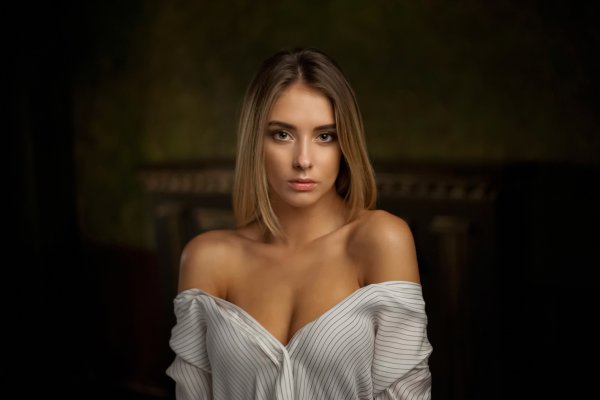 Фотосессия с голыми плечами