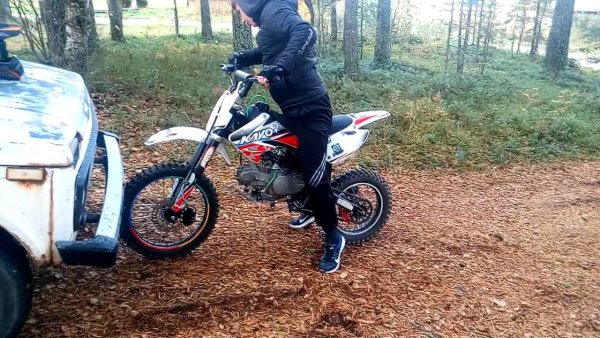 Питбайк Кайо 125 с человеком
