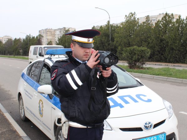 Полицейский на дороге