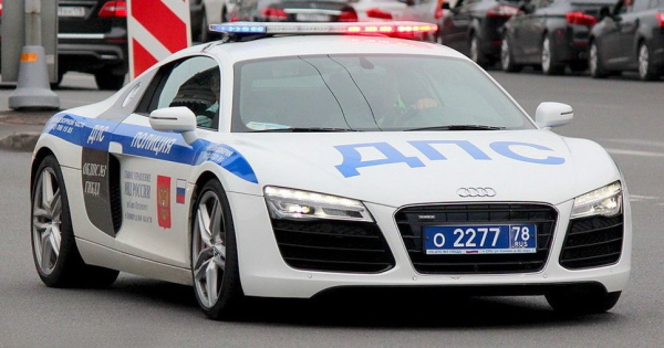 Ауди р8 полиция