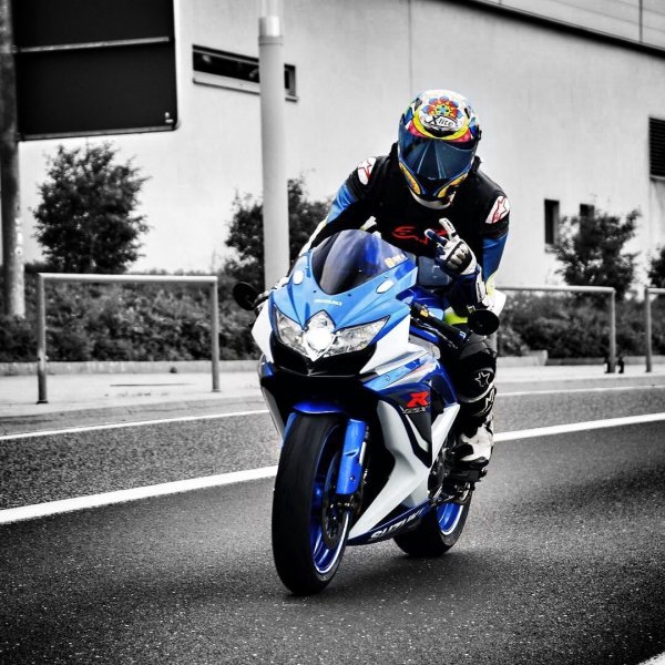 Спортивный мото Suzuki GSX r750