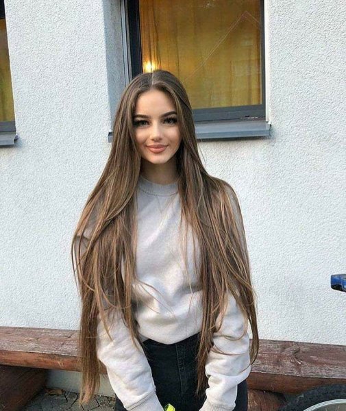 Длинные русые волосы