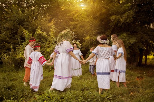 Хоровод девушек