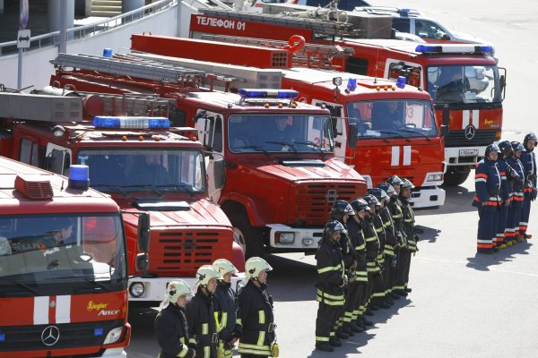Пожарники МЧС России
