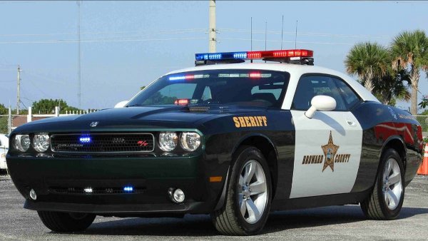 Dodge Challenger srt8 Police