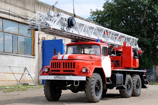 ЗИЛ 131 автолестница пожарная