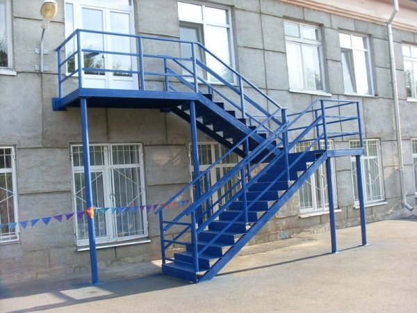 Пожарная лестница наружная п2