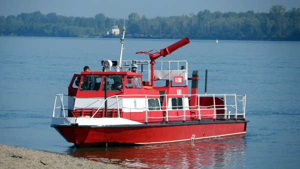 Пожарно-спасательный катер КС-110-39