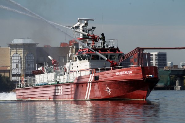 Корабль МЧС России Надежда