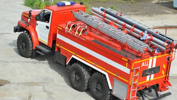 Урал 5557 пожарная автоцистерна