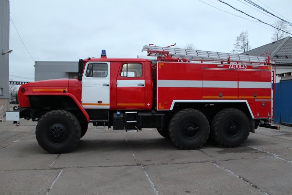 АЦ 6 0 40 5557 Урал